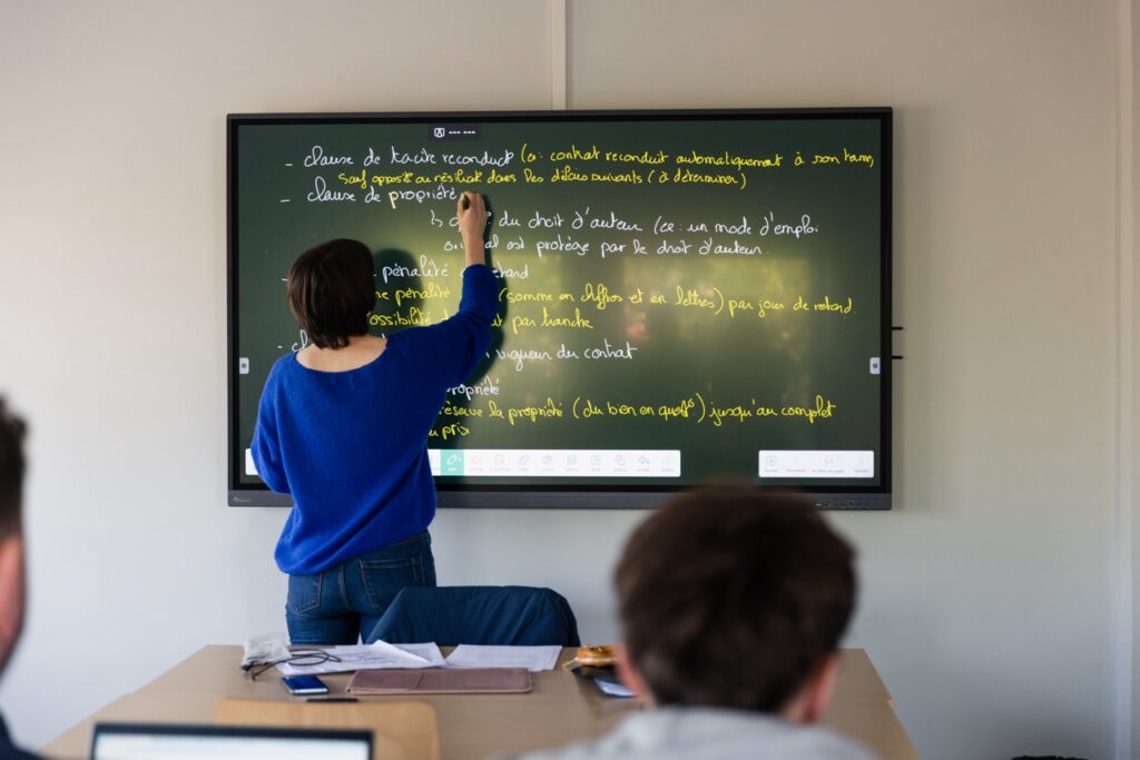 saint benigne dijon groupe scolaire ecole college lycee general technologique professionnel enseignement superieur ecole hoteliere 33